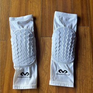 McDavid White Knee pads